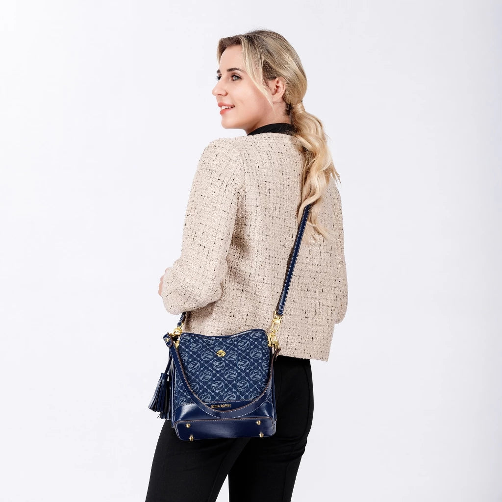 حقيبة نسائية كروس بودي أزرق داكن بحزام قابل للتعديل