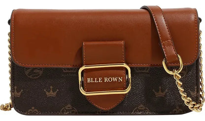 حقيبة كتف صغيرة بنية بنقشة مونوغرام مع سلسلة ذهبية للنساء