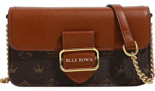 حقيبة كتف صغيرة بنية بنقشة مونوغرام مع سلسلة ذهبية للنساء