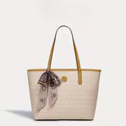 👜 شنطة توت نسائية فاخرة مع محفظة ووشاح – تصميم أنيق وعملـي