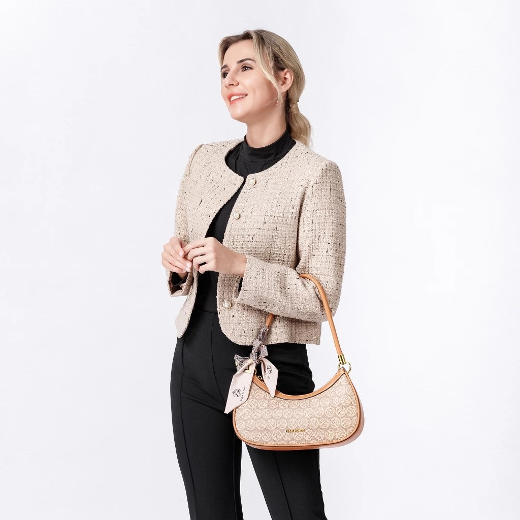 حقيبة كتف هلالية بيج بنقشة مونوغرام ووشاح للنساء